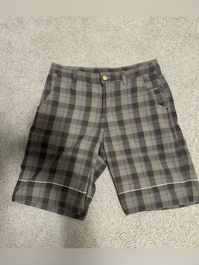 Lululemon Plaid Shorts - Olive/Gray